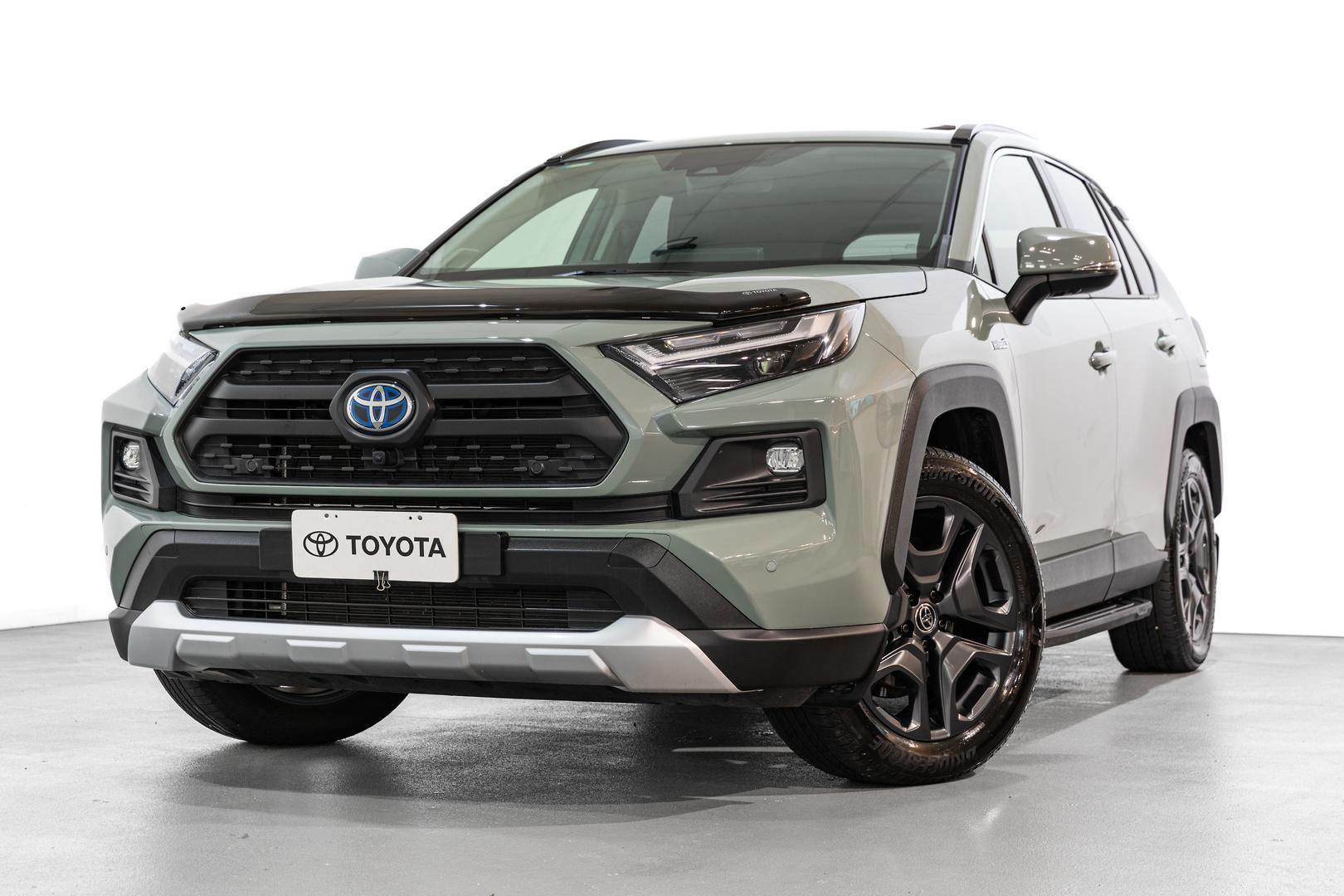 2024 Toyota RAV4 Edge AWD in Green