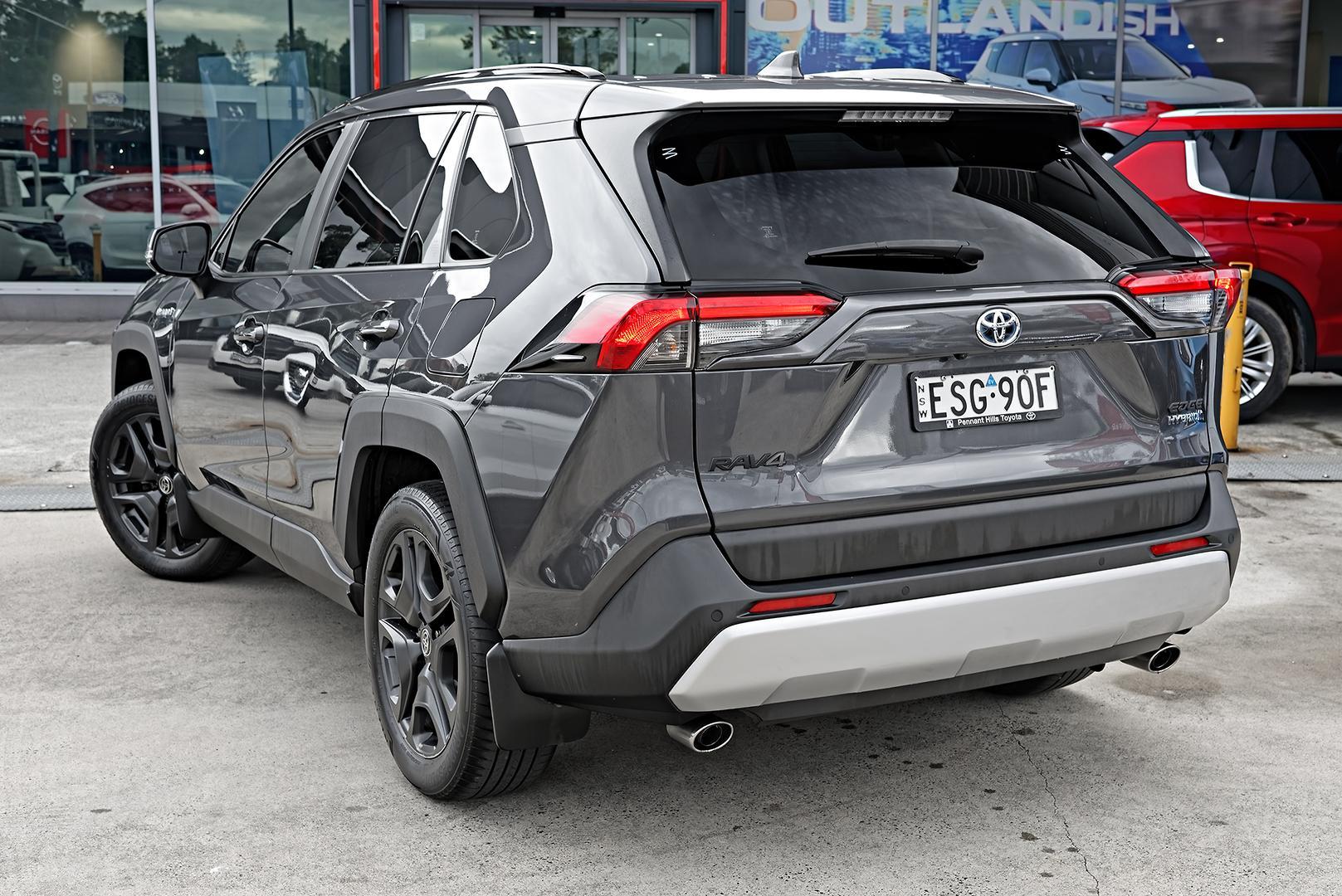 2021 Toyota RAV4 Edge AWD in Silver