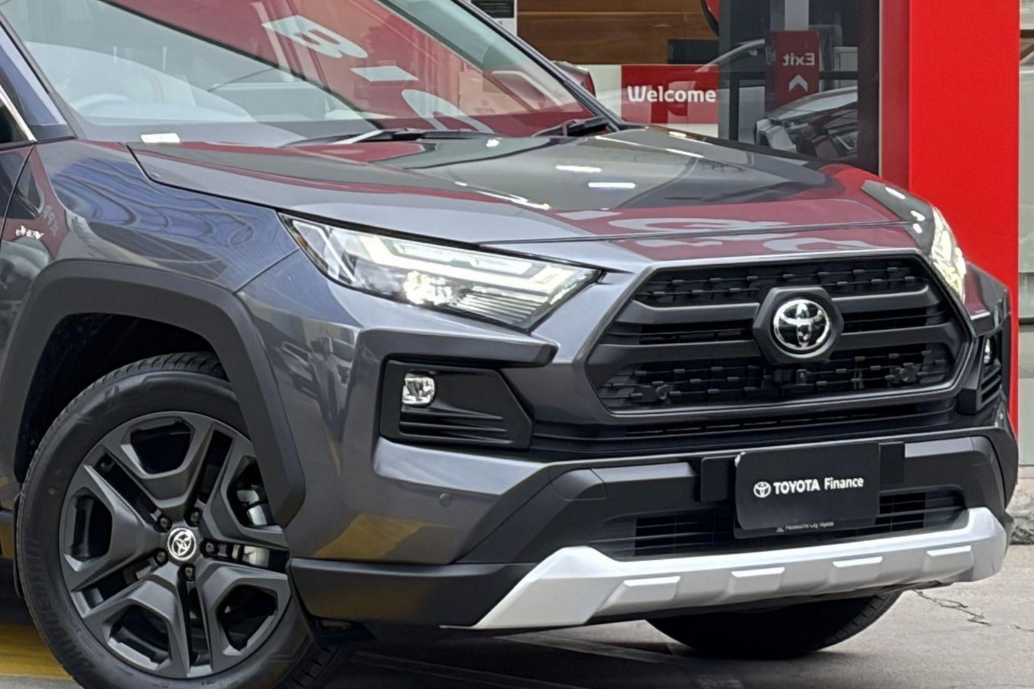 2025 Toyota RAV4 Edge in Silver