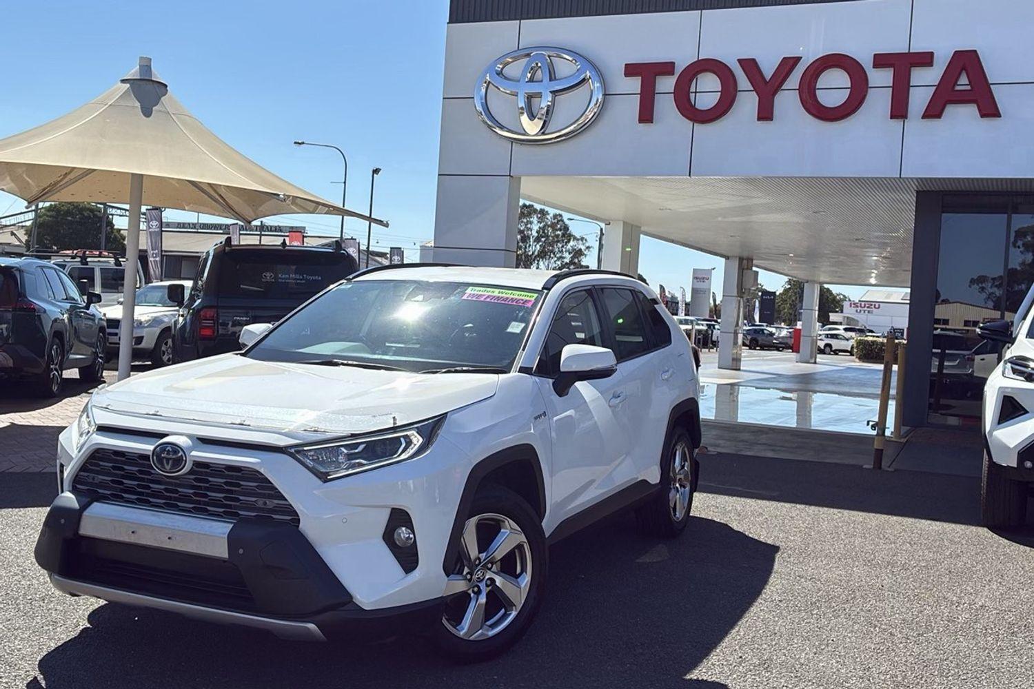 2021 Toyota RAV4 GXL AWD in White