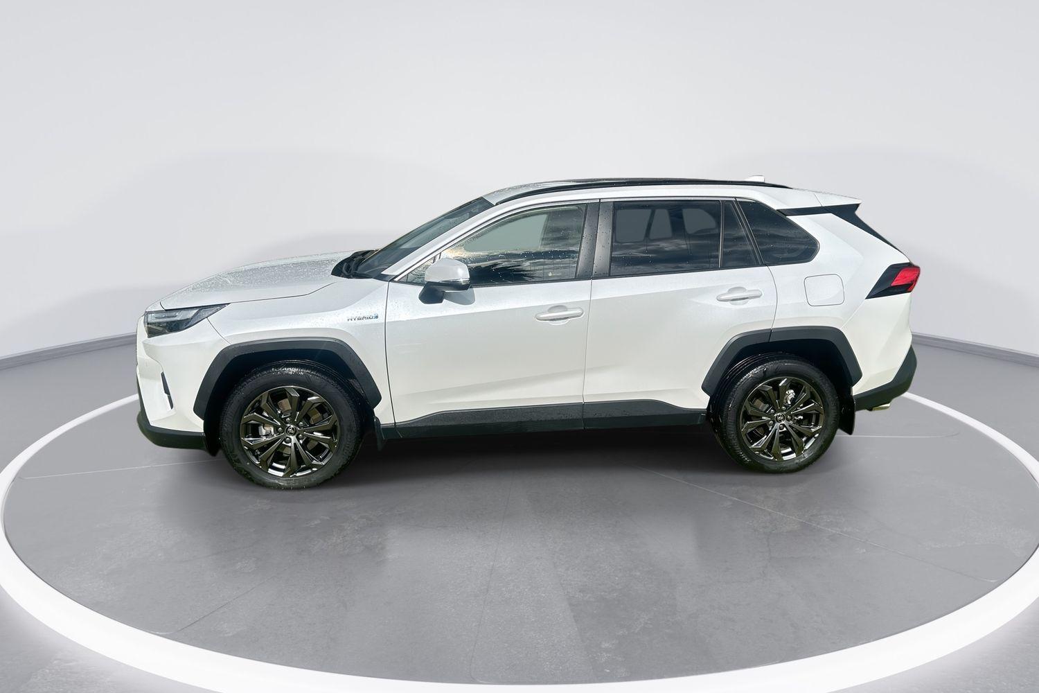 2023 Toyota RAV4 GXL AWD in White