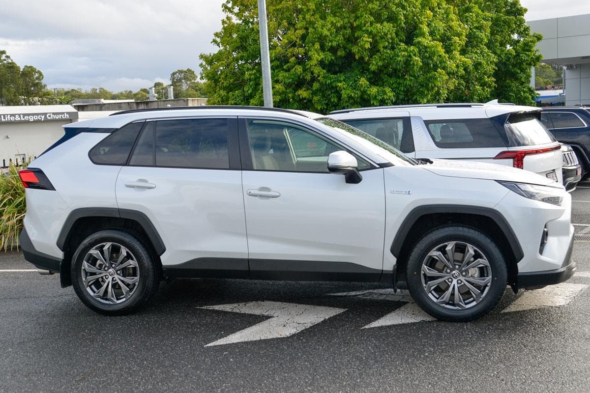 2024 Toyota RAV4 GXL AWD in White