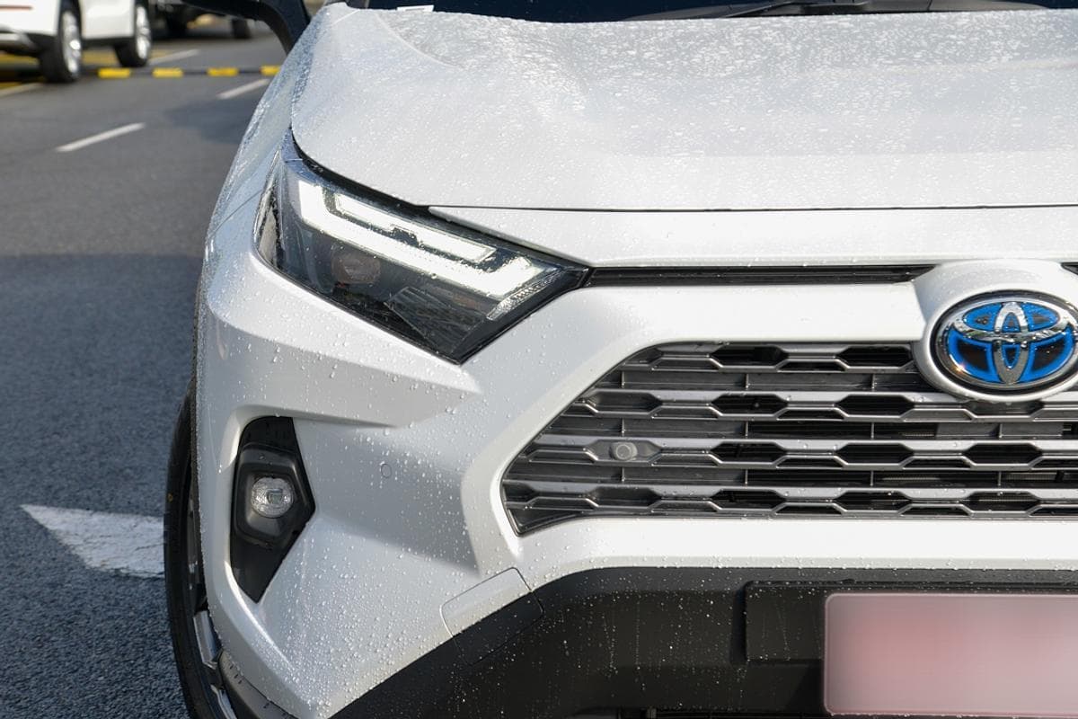 2024 Toyota RAV4 GXL AWD in White
