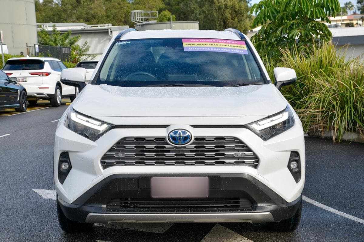 2024 Toyota RAV4 GXL AWD in White