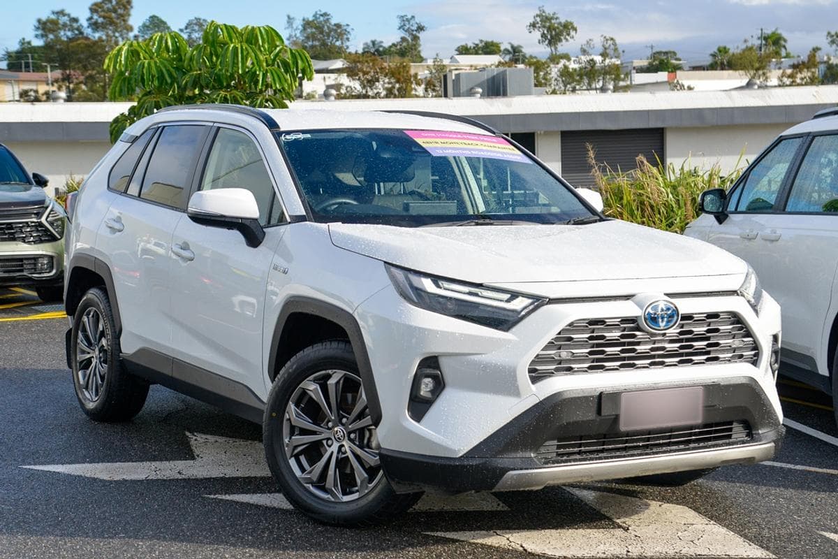 2024 Toyota RAV4 GXL AWD in White