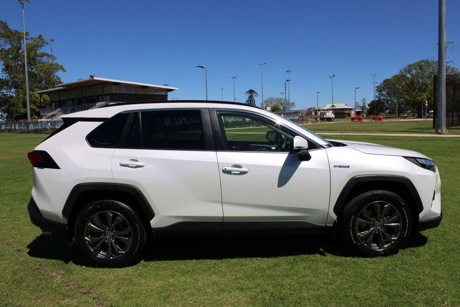 2023 Toyota RAV4 GXL AWD in White