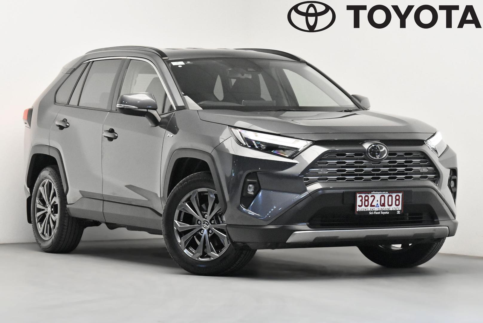 2025 Toyota RAV4 GXL in Silver