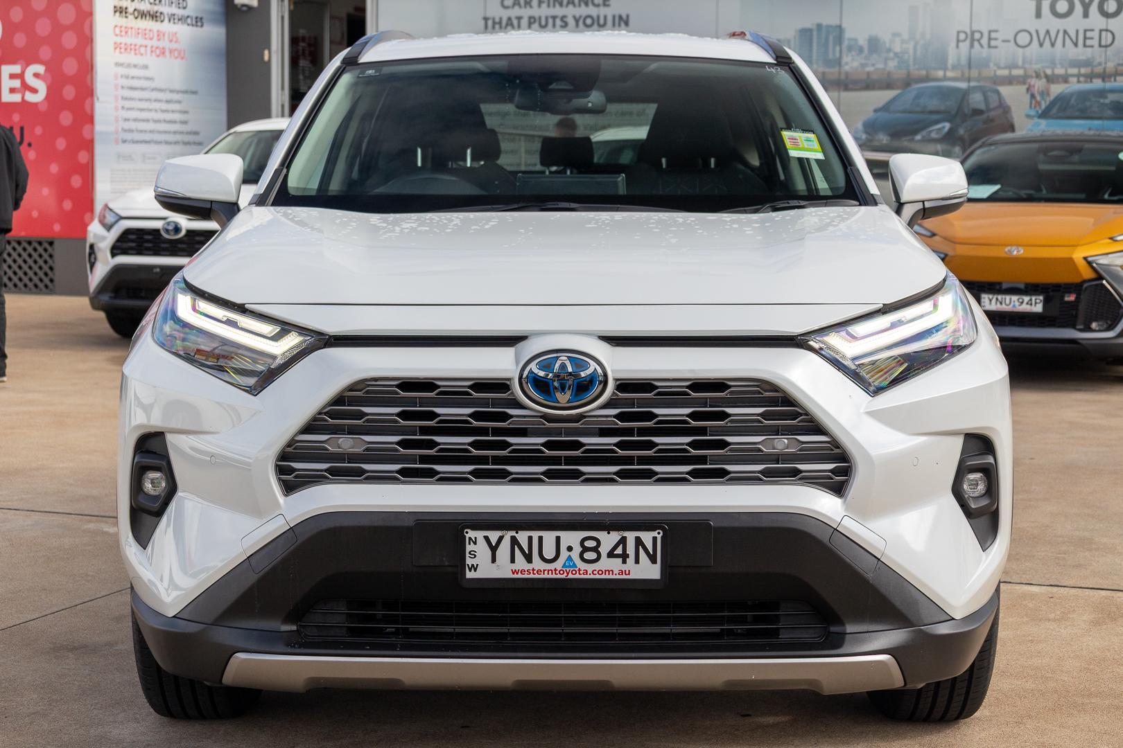 2024 Toyota RAV4 GXL AWD in White