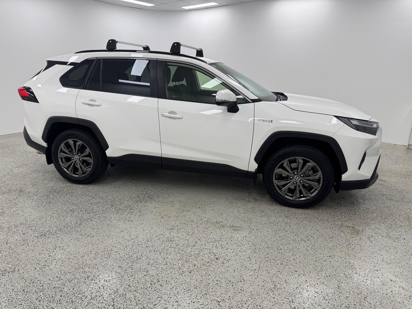 2023 Toyota RAV4 GXL AWD in White