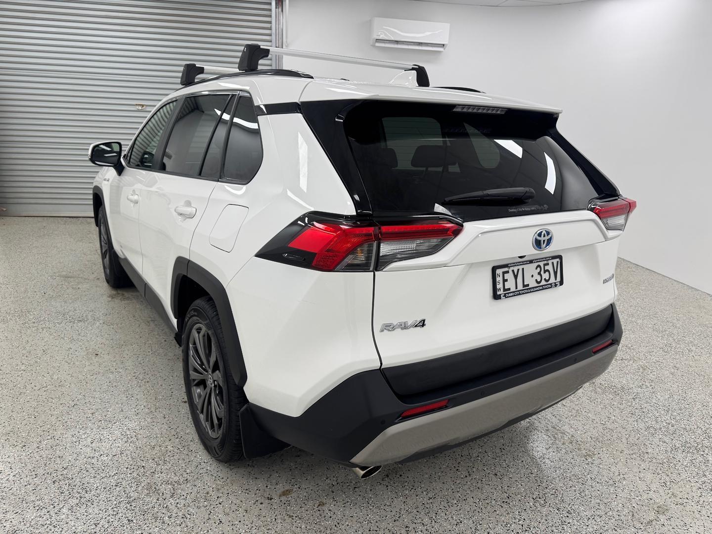 2023 Toyota RAV4 GXL AWD in White
