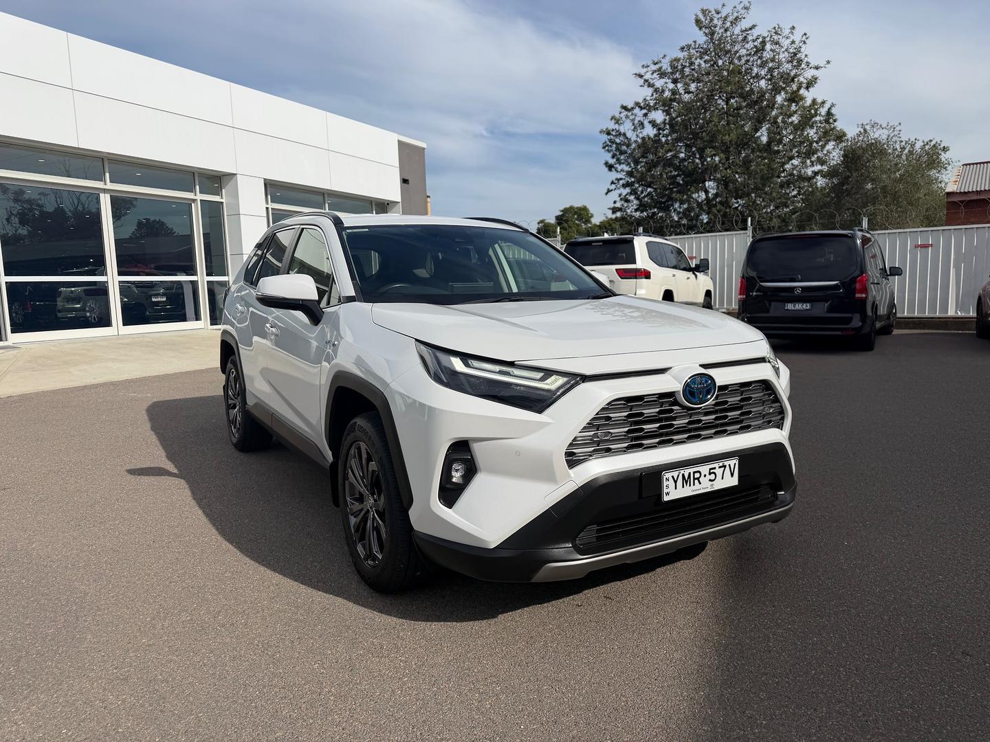 2023 Toyota RAV4 GXL AWD in White