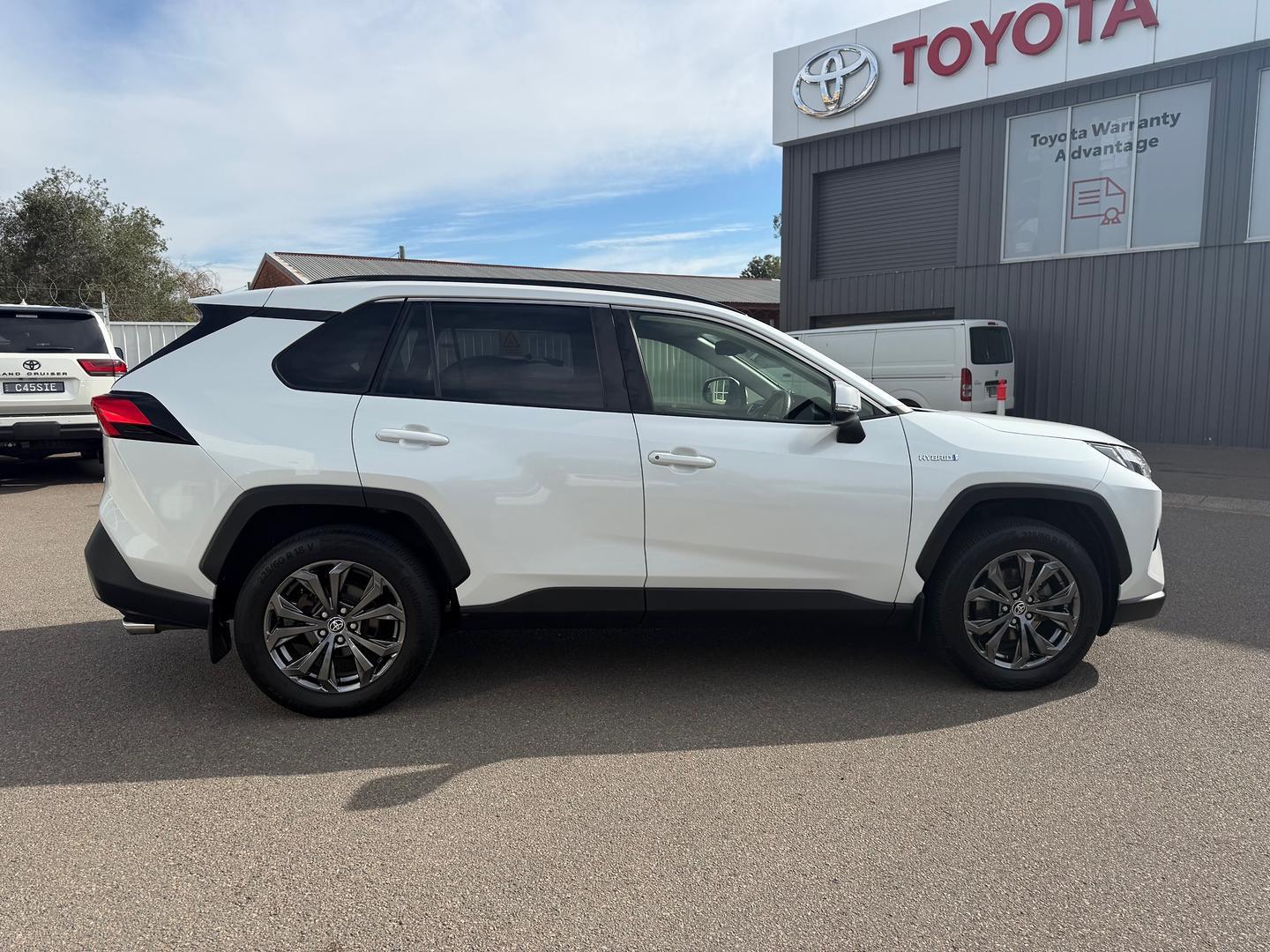 2023 Toyota RAV4 GXL AWD in White