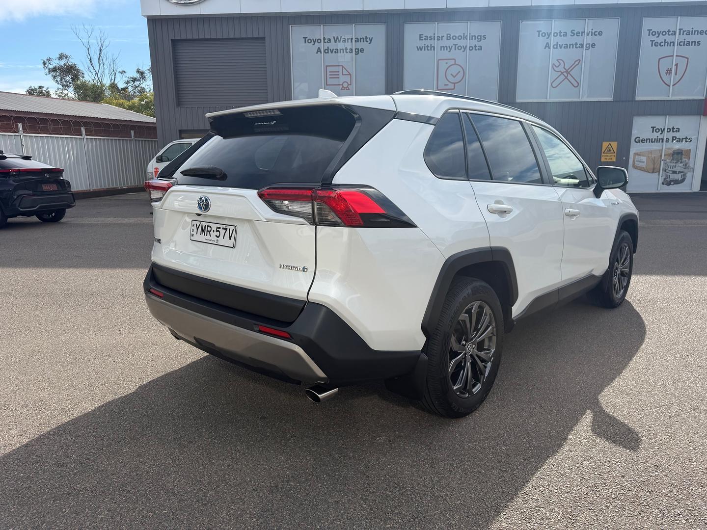 2023 Toyota RAV4 GXL AWD in White