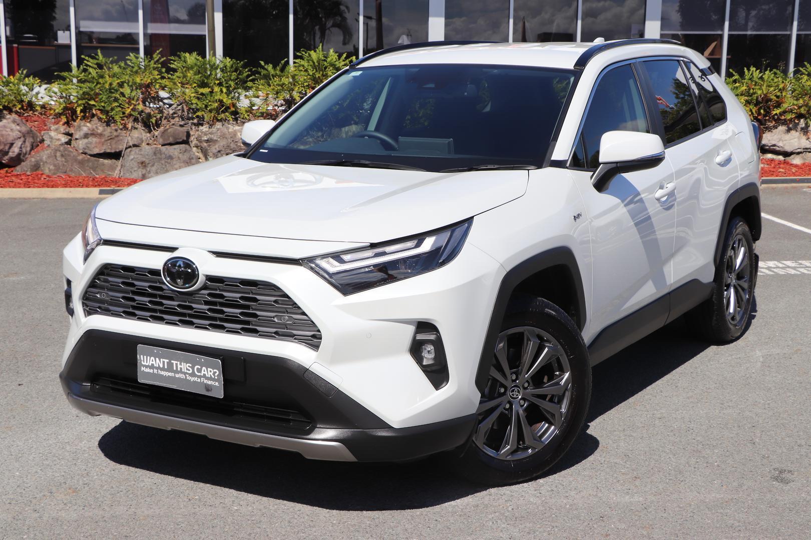 2025 Toyota RAV4 GXL AWD in White