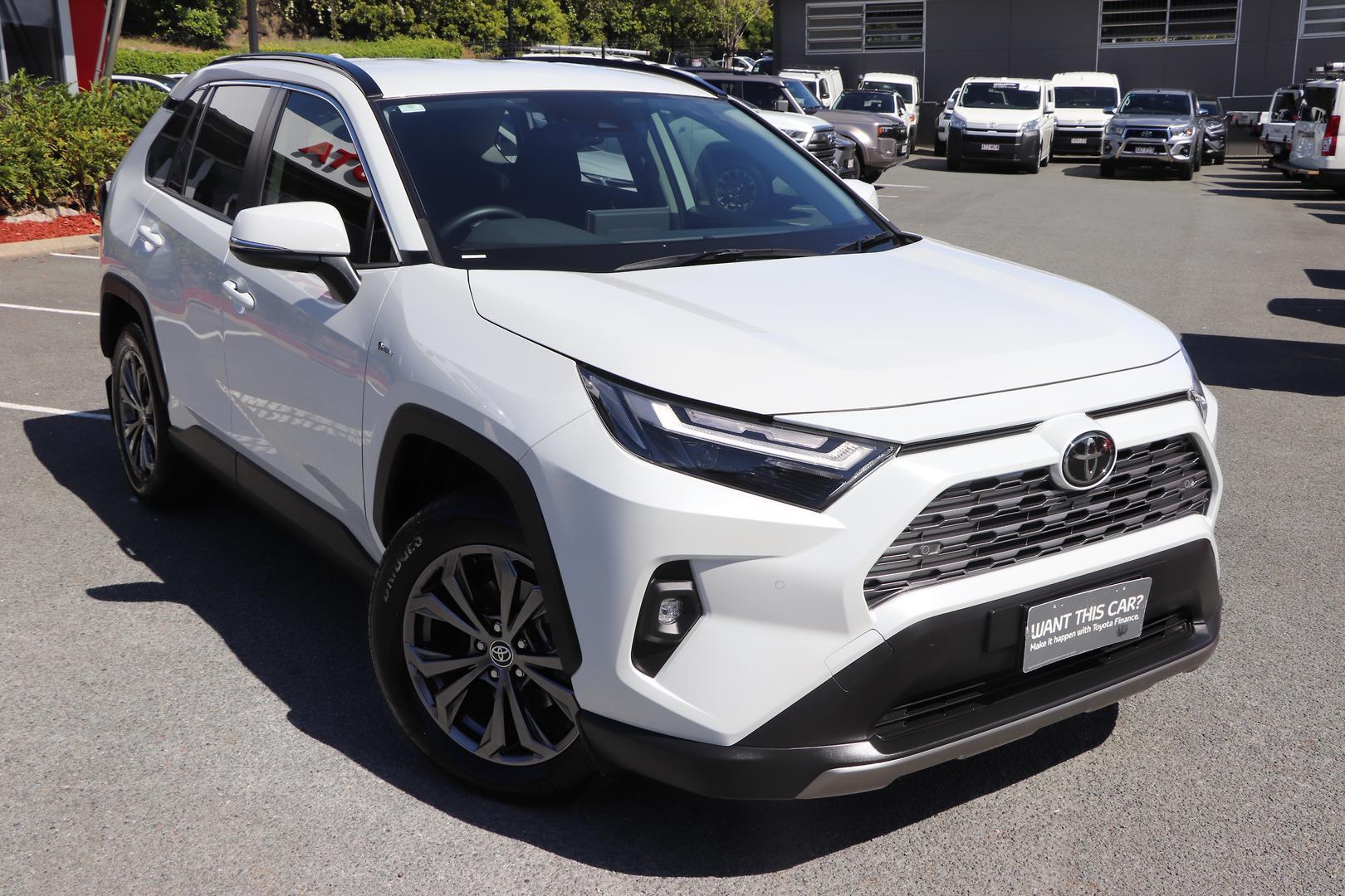 2025 Toyota RAV4 GXL AWD in White