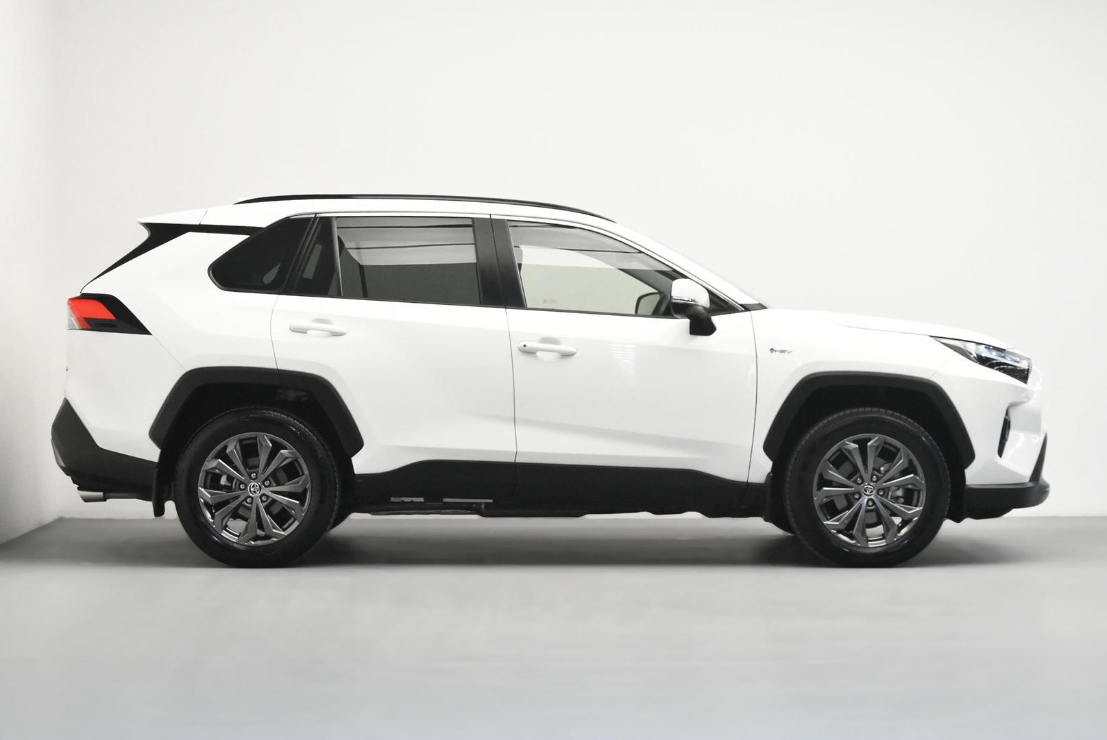2025 Toyota RAV4 GXL AWD in White