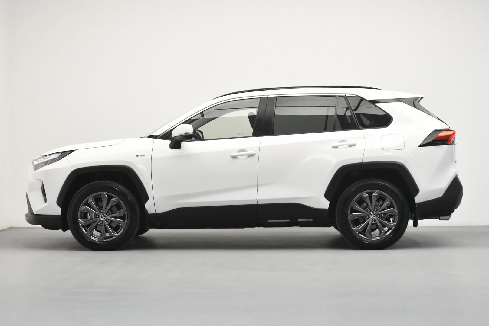 2025 Toyota RAV4 GXL AWD in White