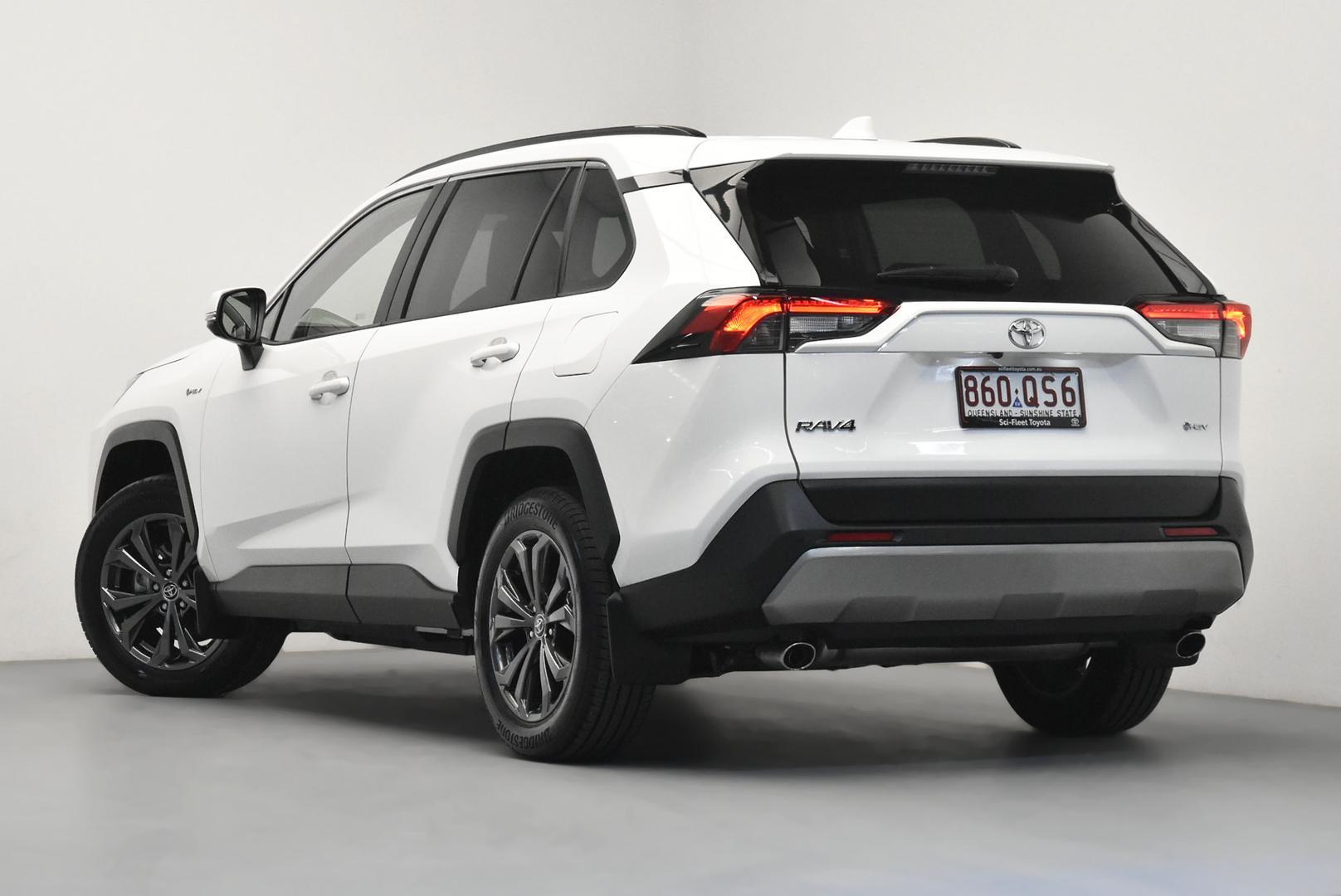 2025 Toyota RAV4 GXL AWD in White