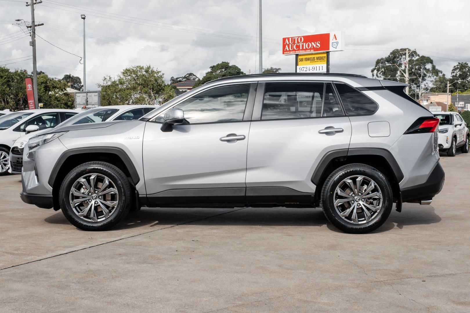 2024 Toyota RAV4 GXL AWD in Silver