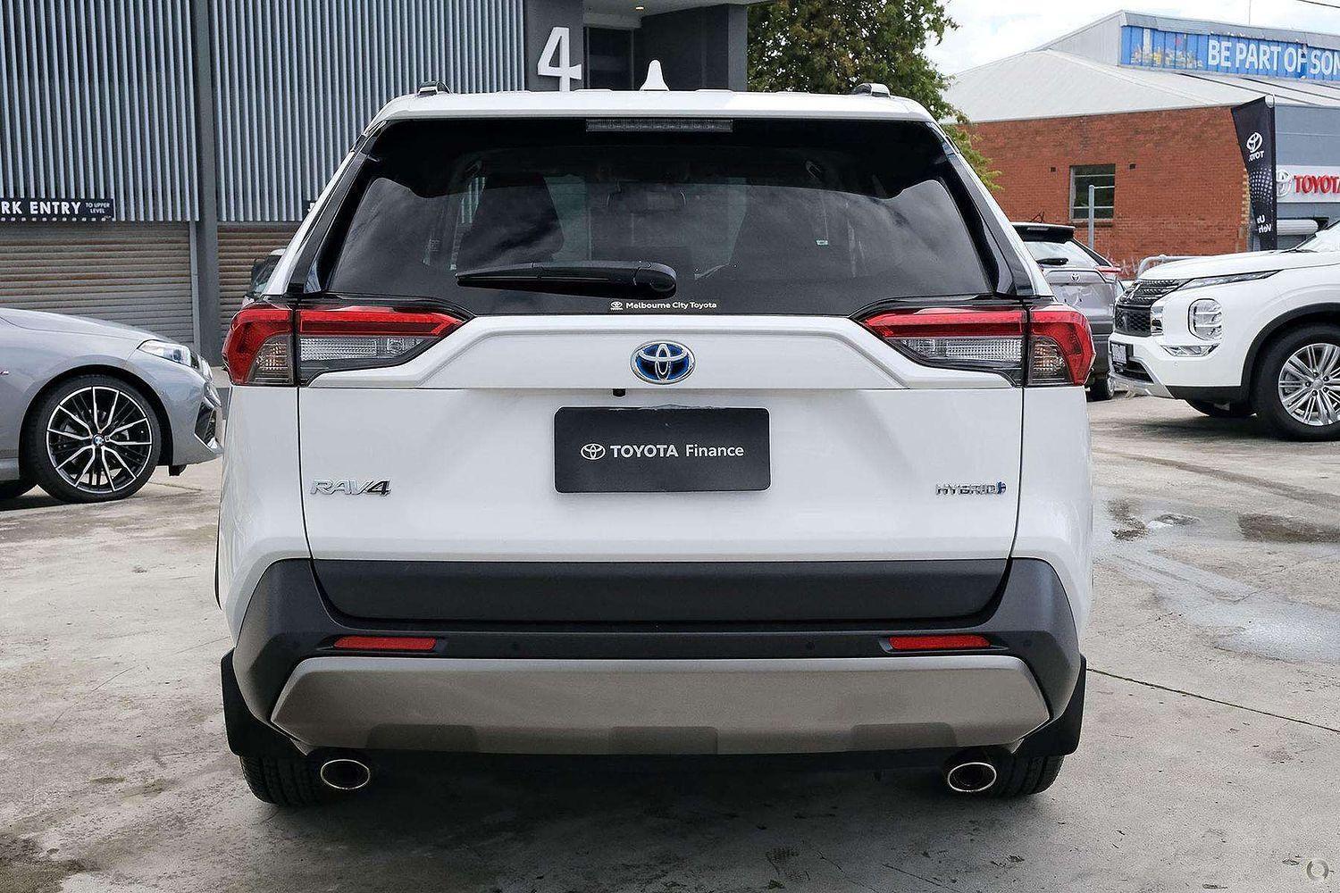 2024 Toyota RAV4 GXL AWD in White