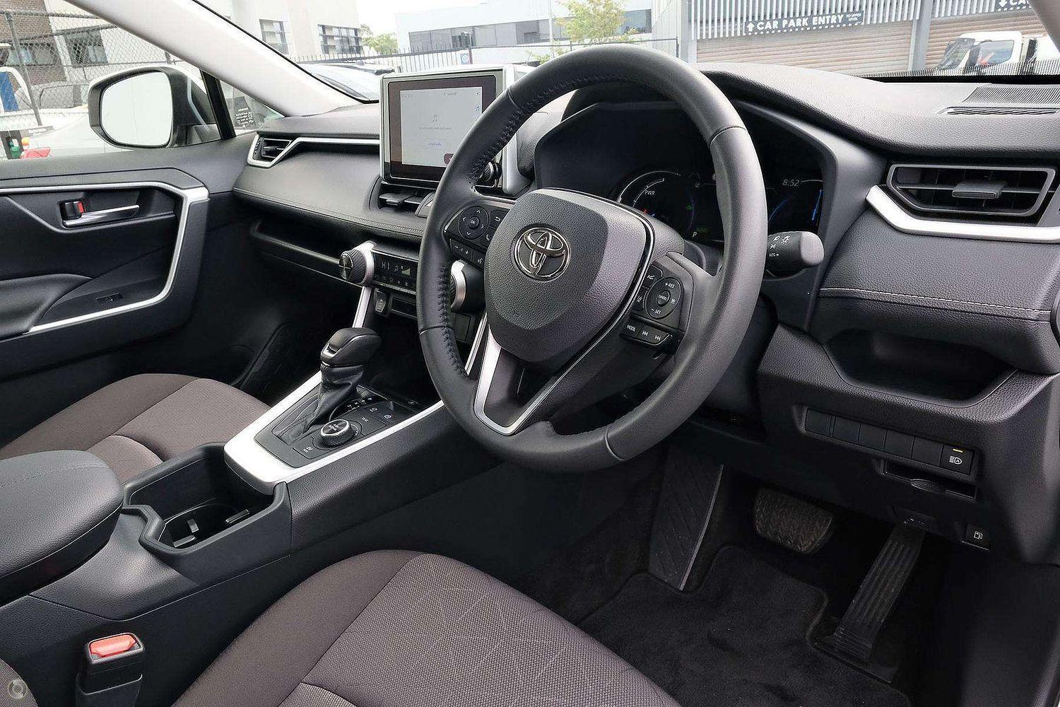 2024 Toyota RAV4 GXL AWD in White