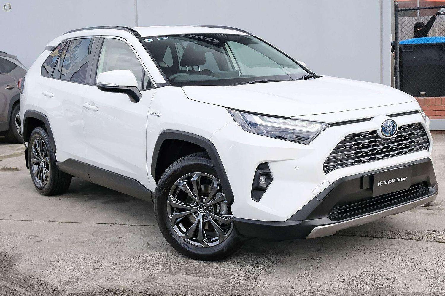 2024 Toyota RAV4 GXL AWD in White