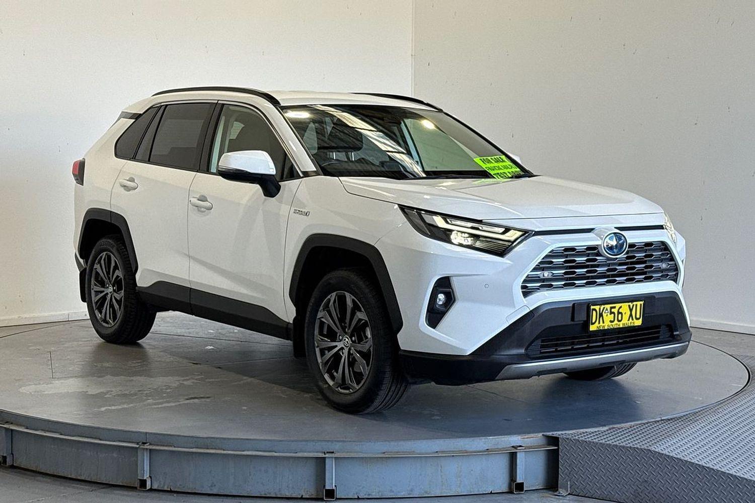 2024 Toyota RAV4 GXL AWD in White