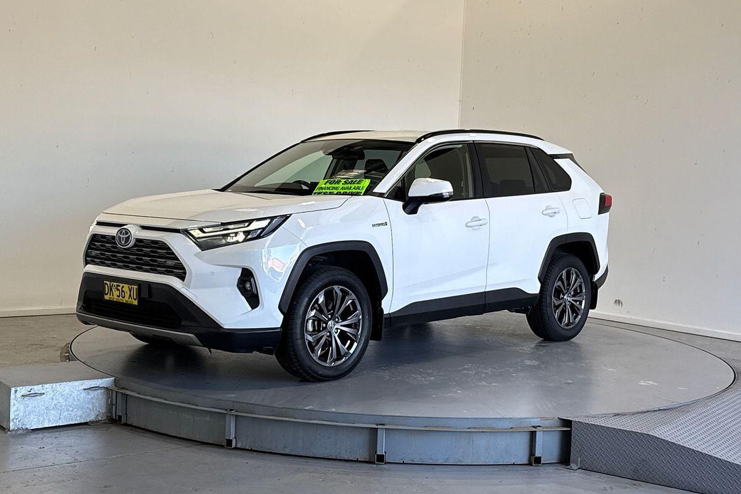 2024 Toyota RAV4 GXL AWD in White