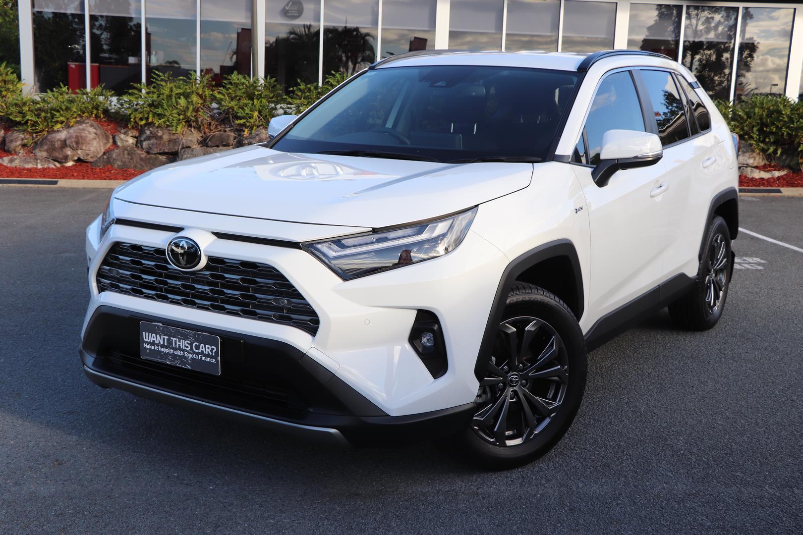 2025 Toyota RAV4 GXL AWD in White