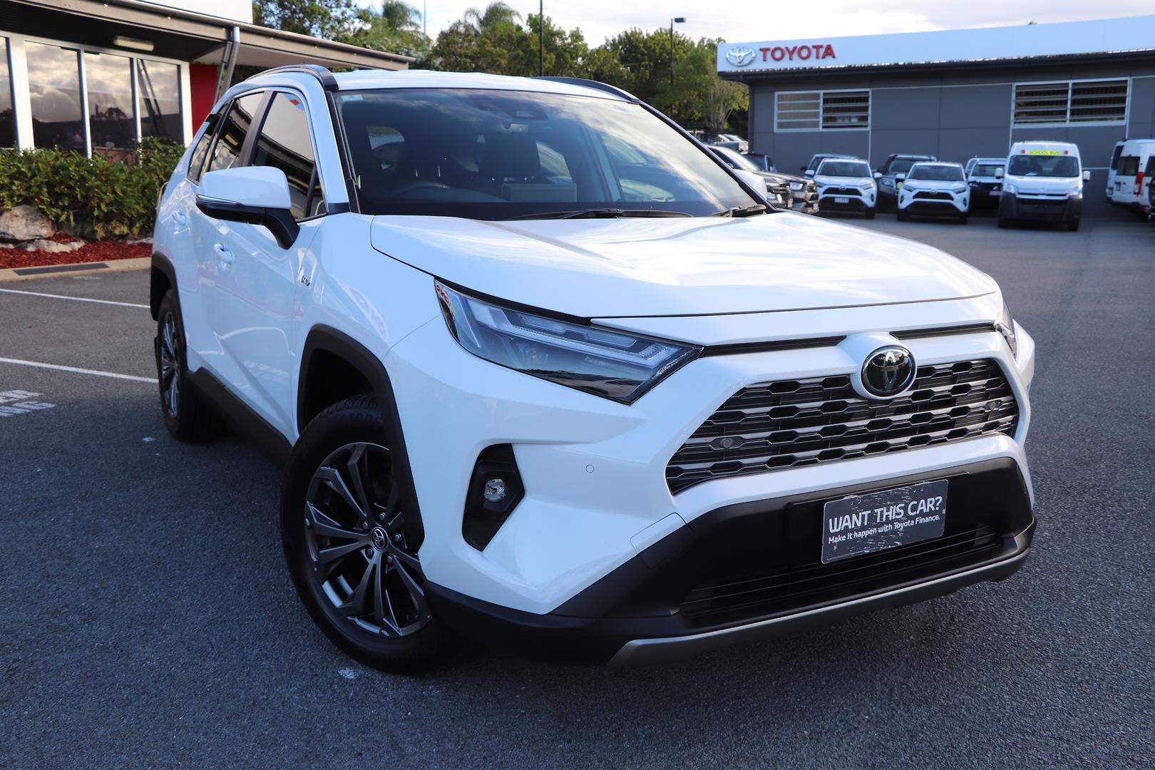 2025 Toyota RAV4 GXL AWD in White