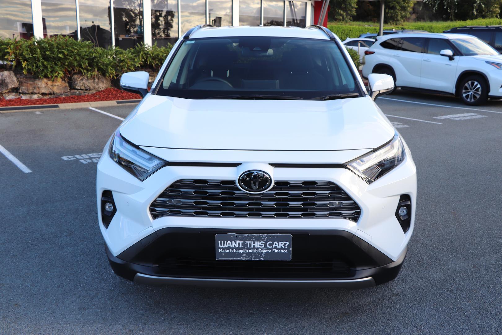2025 Toyota RAV4 GXL AWD in White