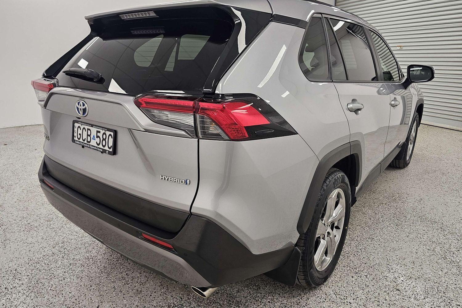 2021 Toyota RAV4 GXL in Silver