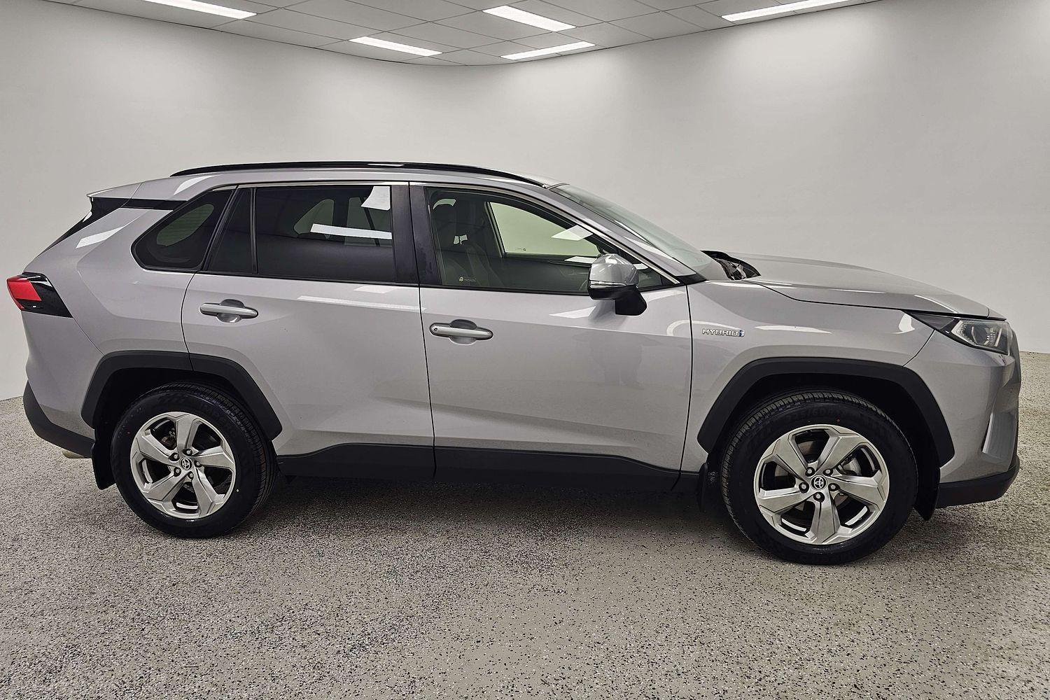 2021 Toyota RAV4 GXL in Silver