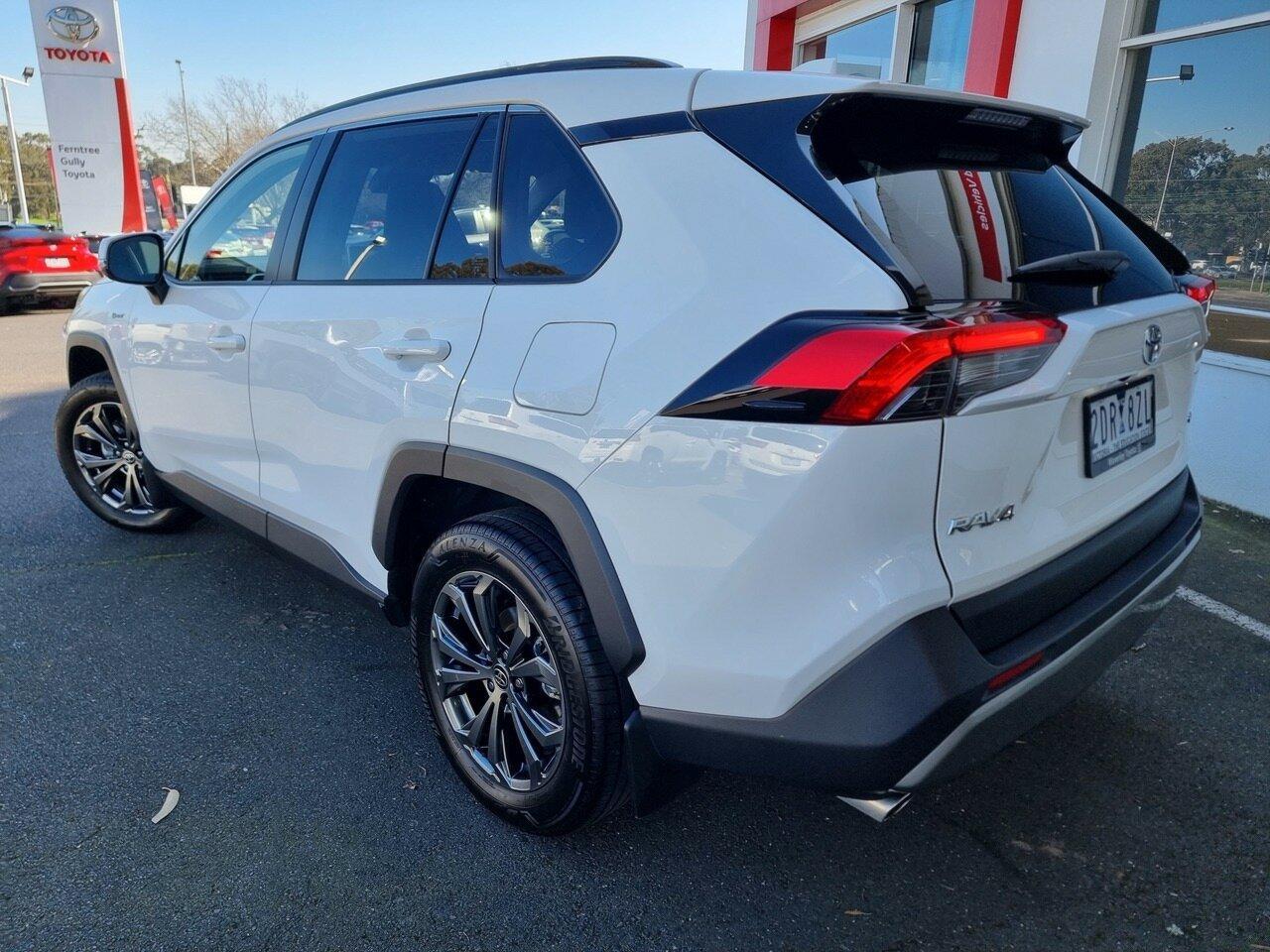 2025 Toyota RAV4 GXL AWD in White
