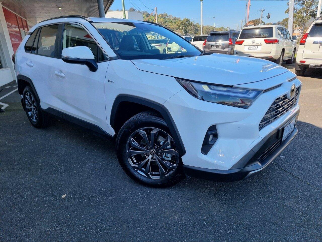 2025 Toyota RAV4 GXL AWD in White