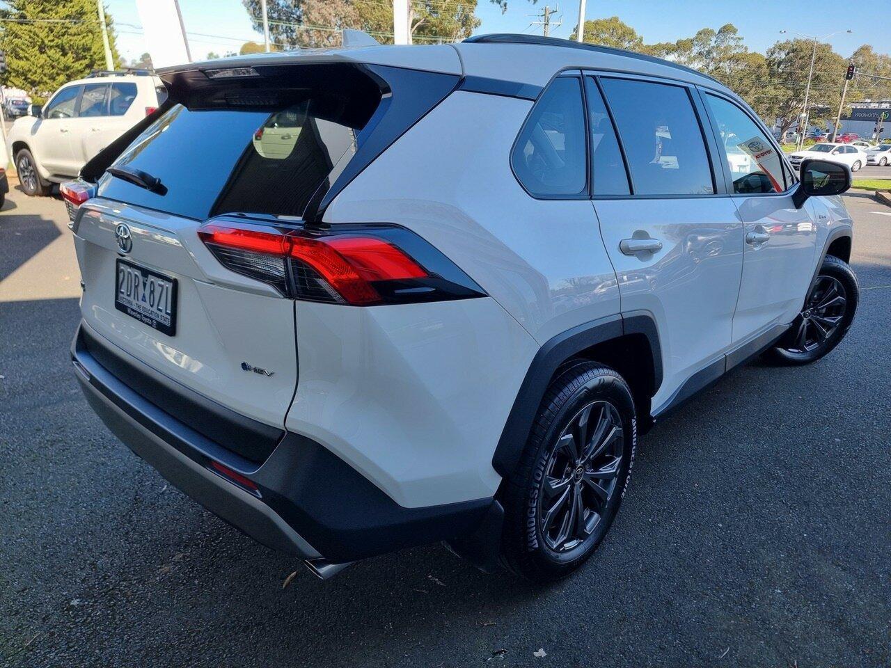 2025 Toyota RAV4 GXL AWD in White