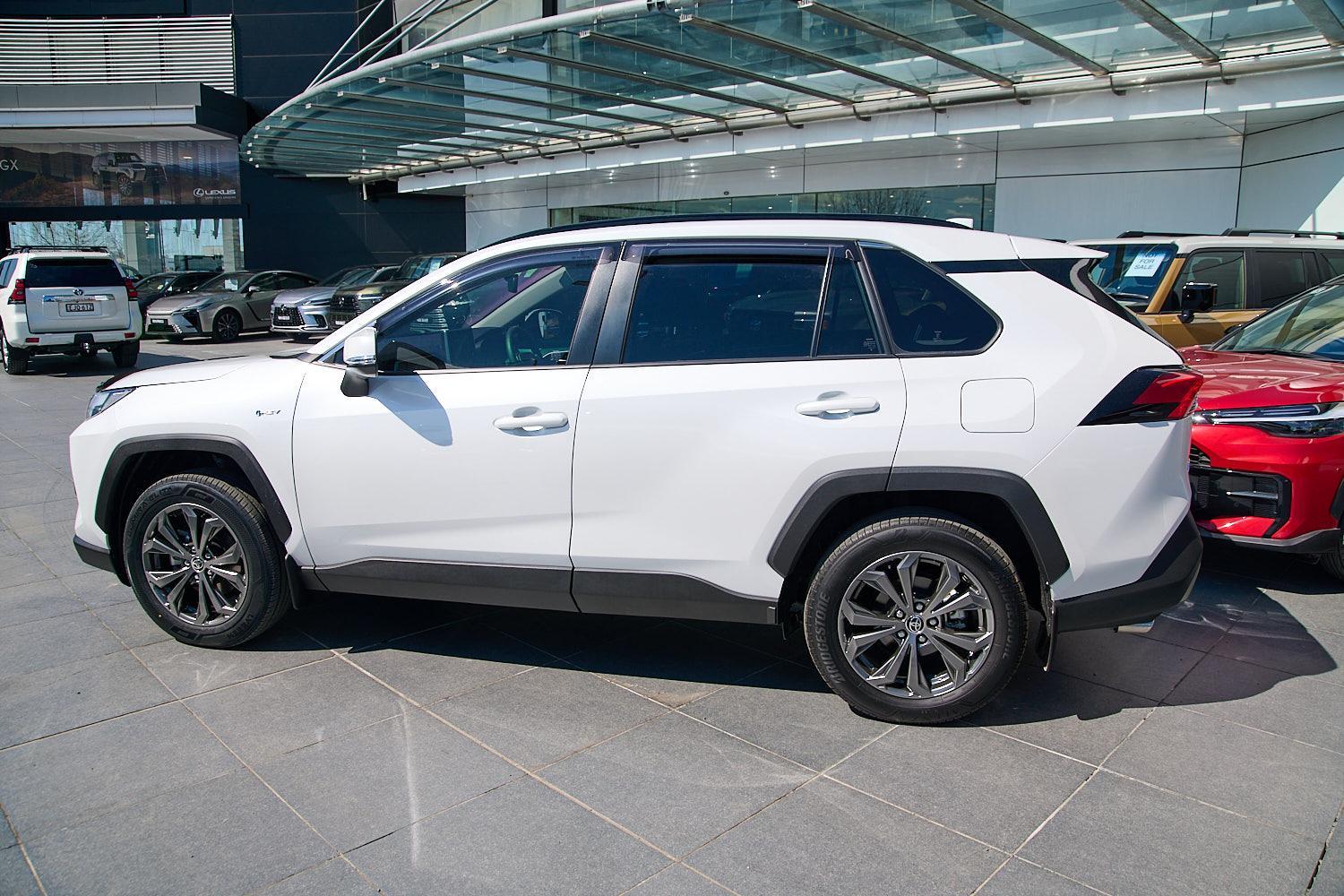 2024 Toyota RAV4 GXL AWD in White