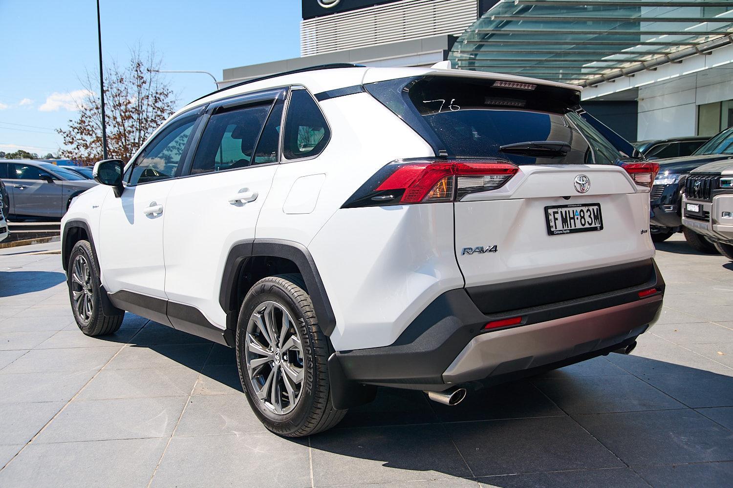 2024 Toyota RAV4 GXL AWD in White