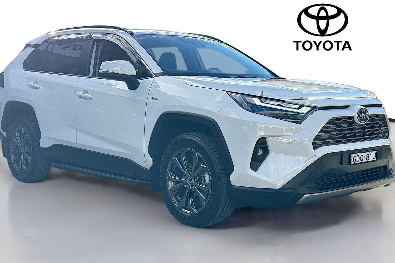 2025 Toyota RAV4 GXL-2WD in White