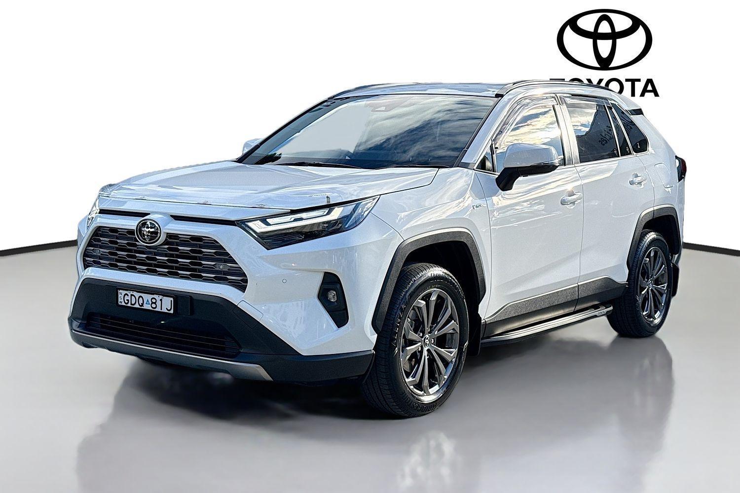 2025 Toyota RAV4 GXL-2WD in White
