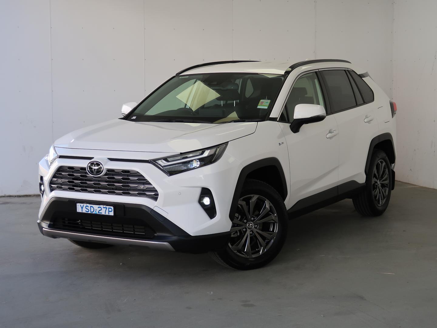 2025 Toyota RAV4 GXL-2WD in White
