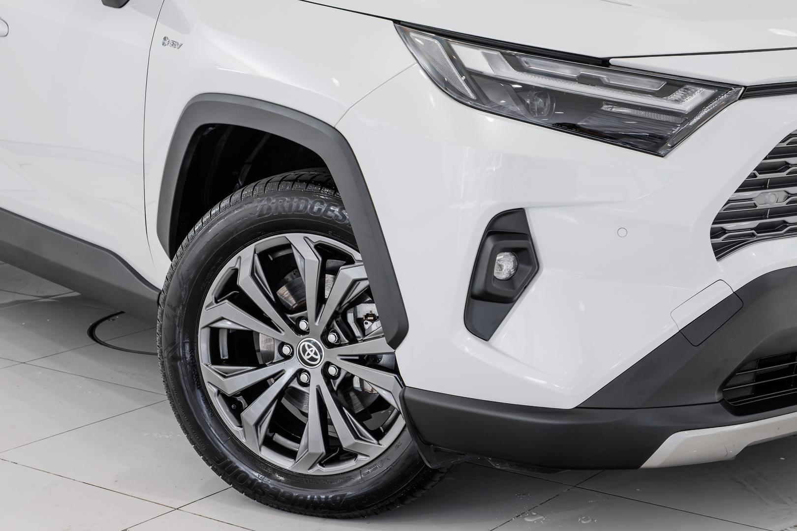 2025 Toyota RAV4 GXL-2WD in White