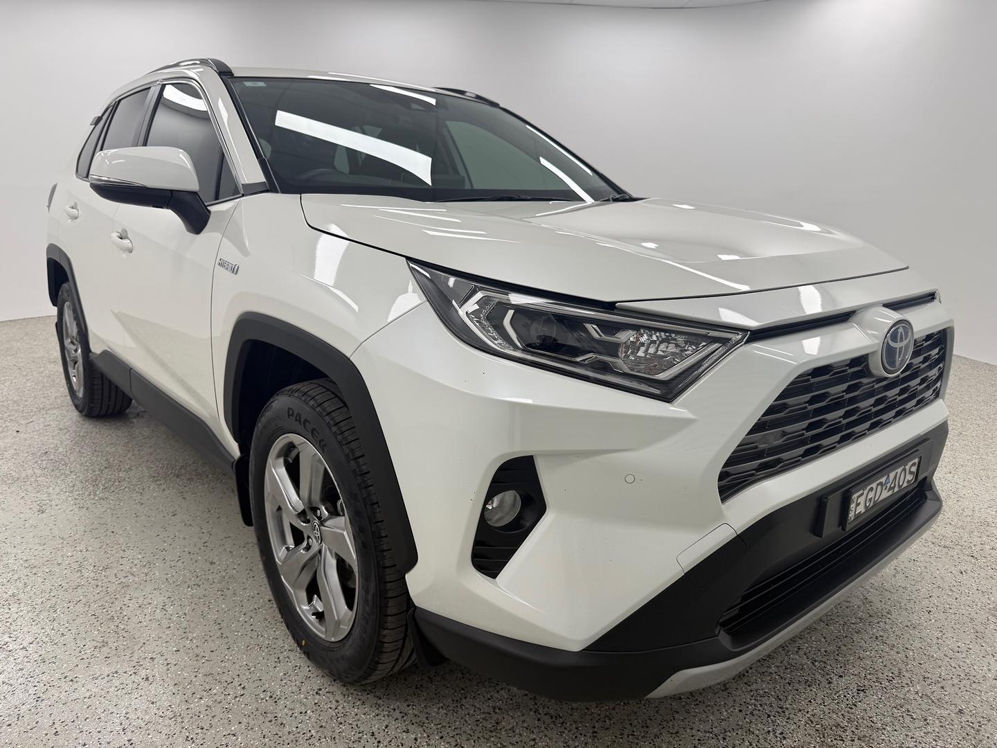 2019 Toyota RAV4 GXL-2WD in White