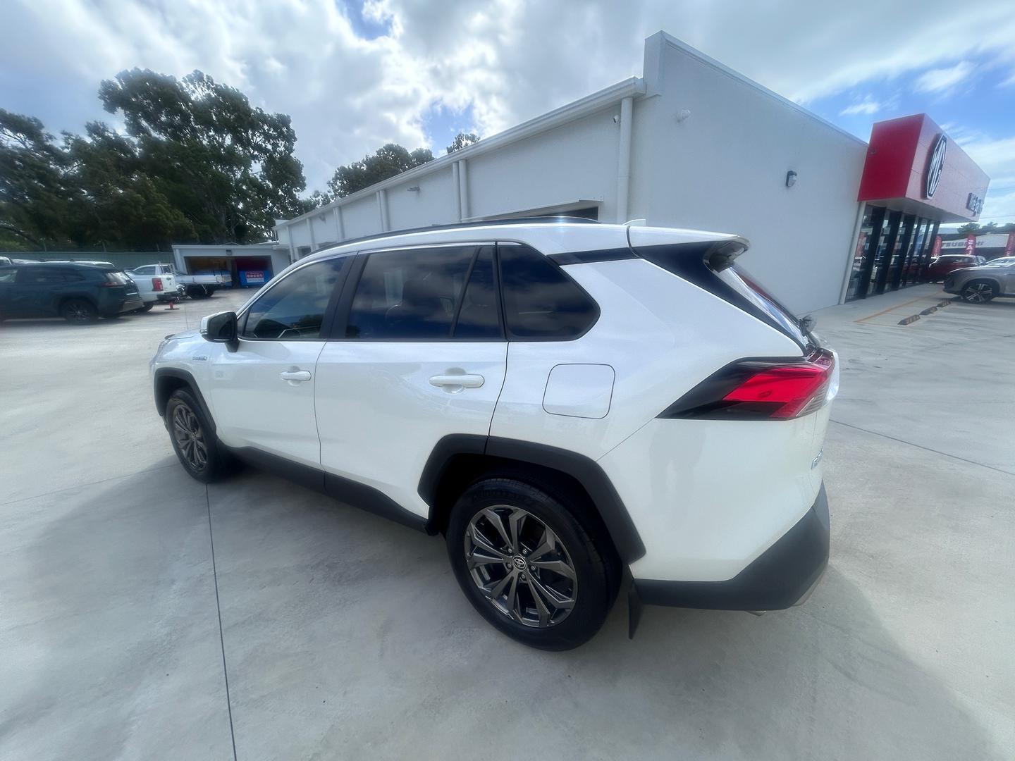 2022 Toyota RAV4 GXL-2WD in White