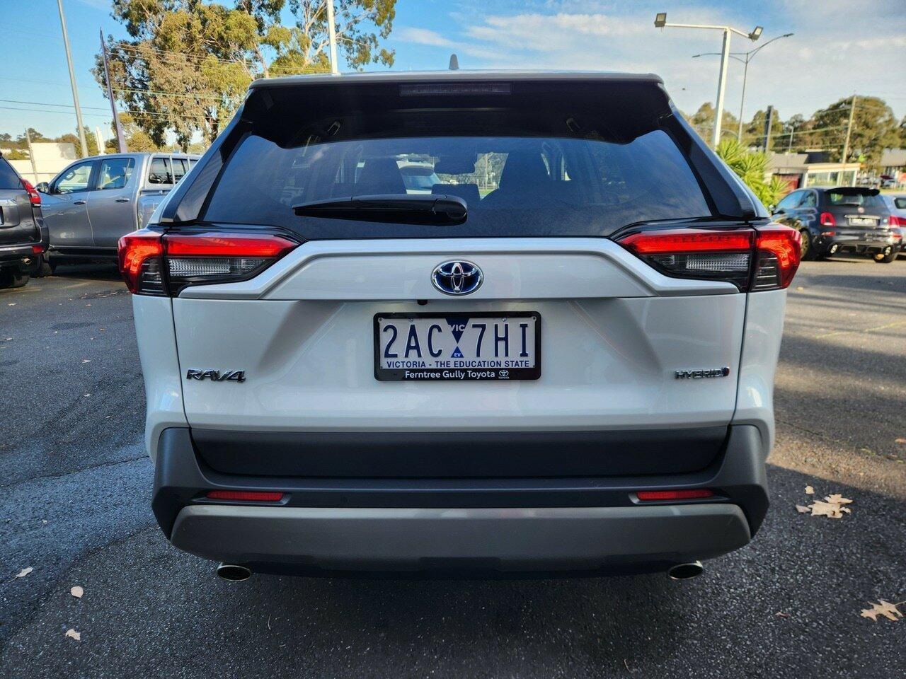 2024 Toyota RAV4 GXL-2WD in White