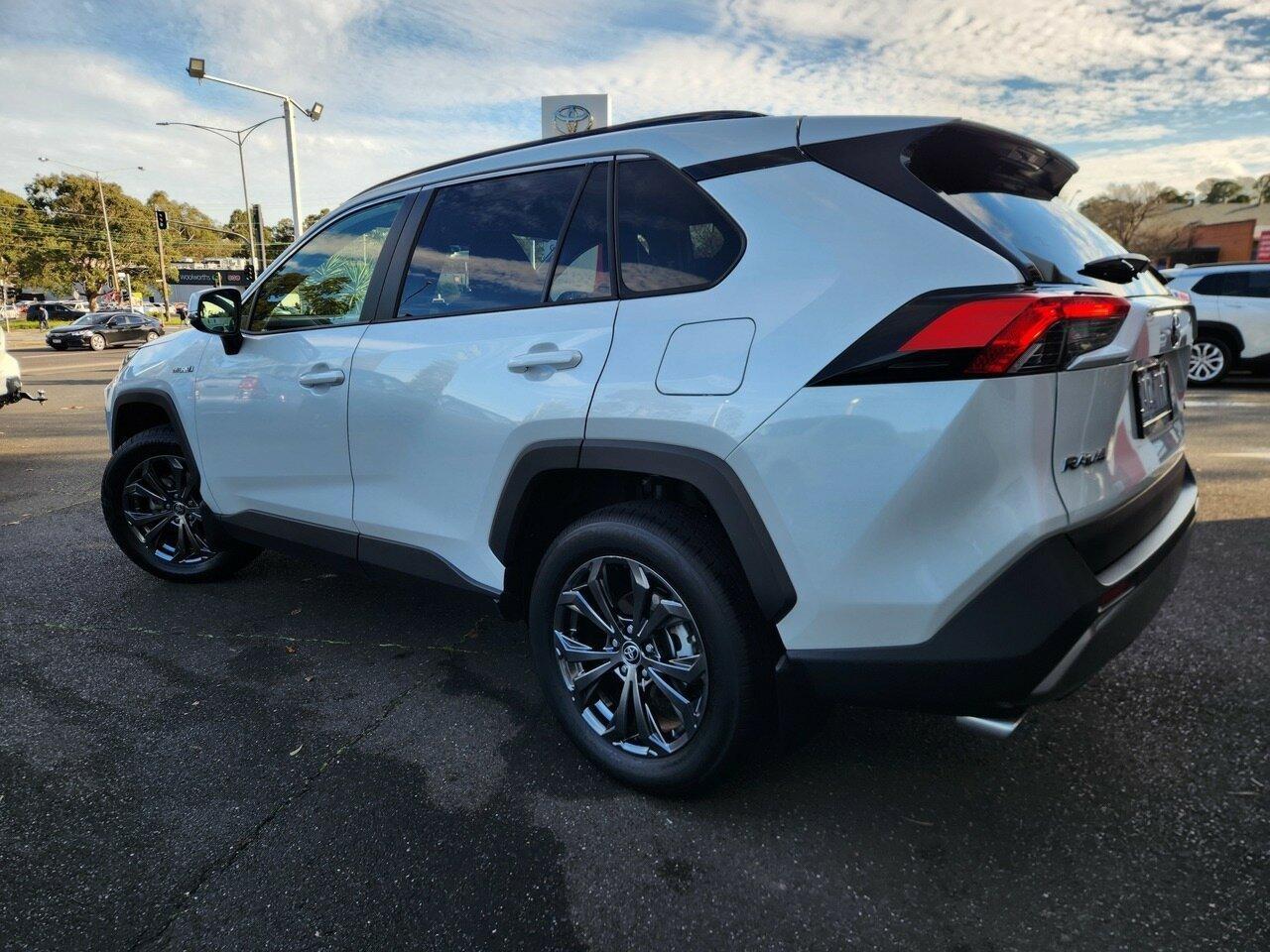 2024 Toyota RAV4 GXL-2WD in White