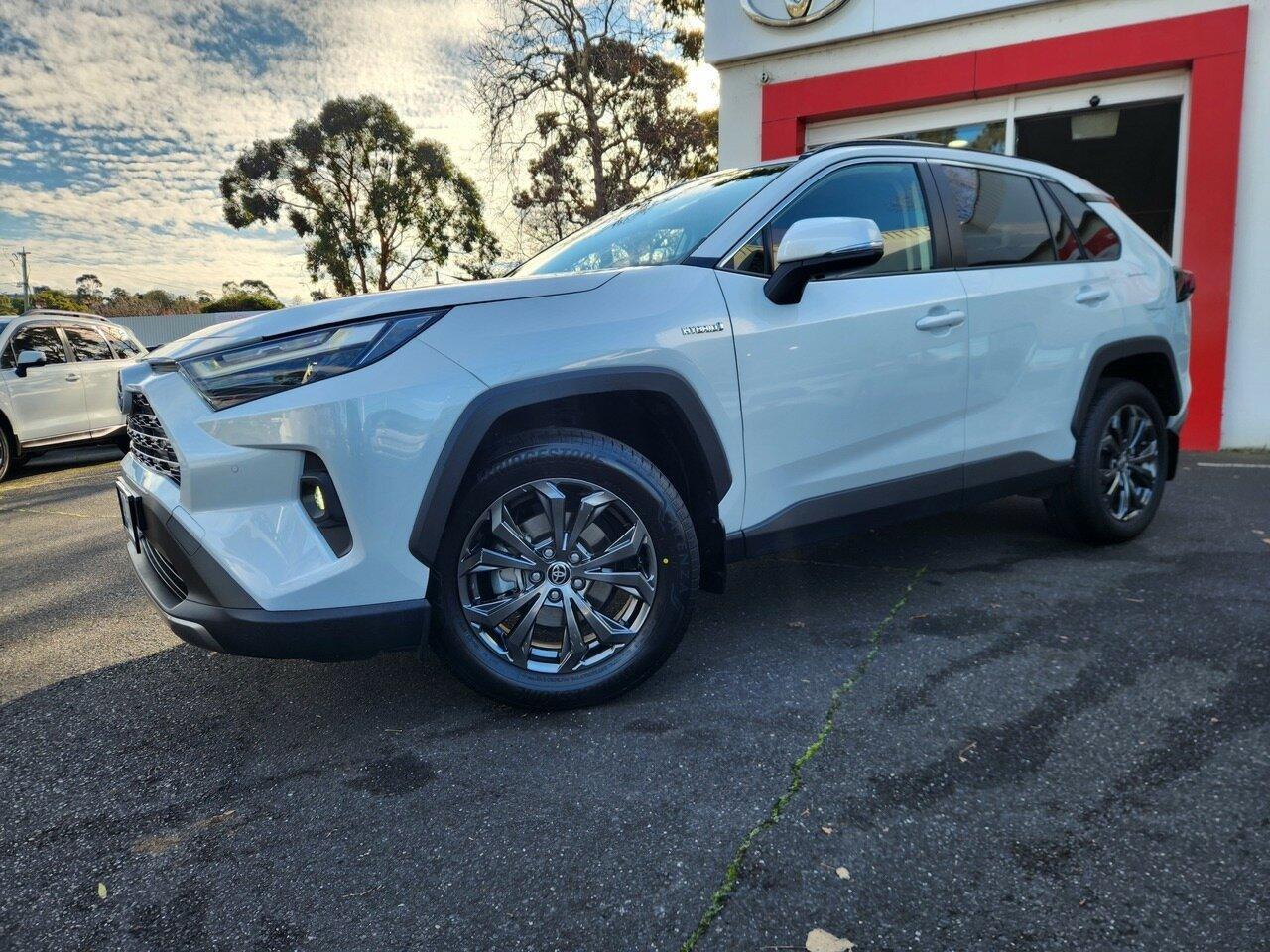 2024 Toyota RAV4 GXL-2WD in White