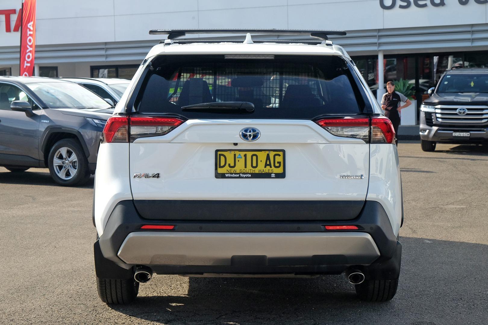 2023 Toyota RAV4 GXL-2WD in White