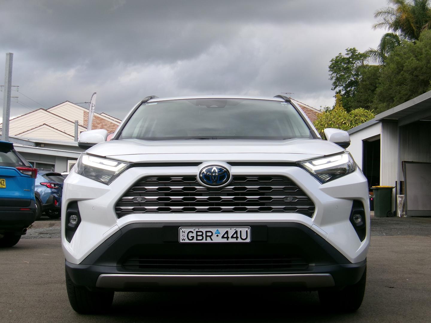 2024 Toyota RAV4 GXL-2WD in White