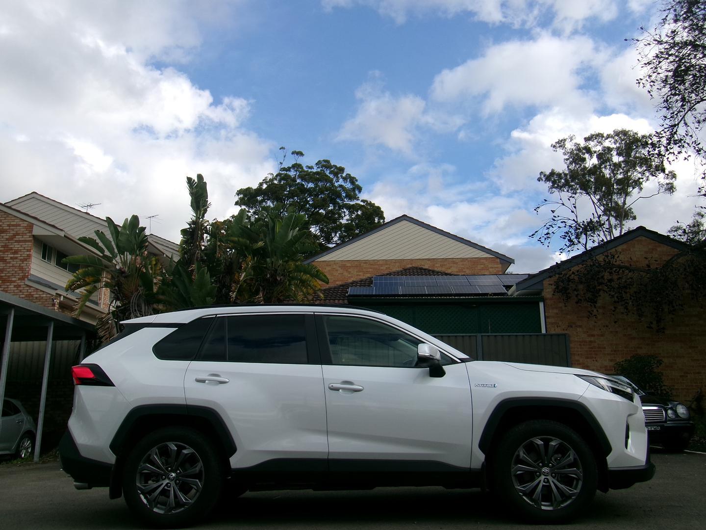2024 Toyota RAV4 GXL-2WD in White